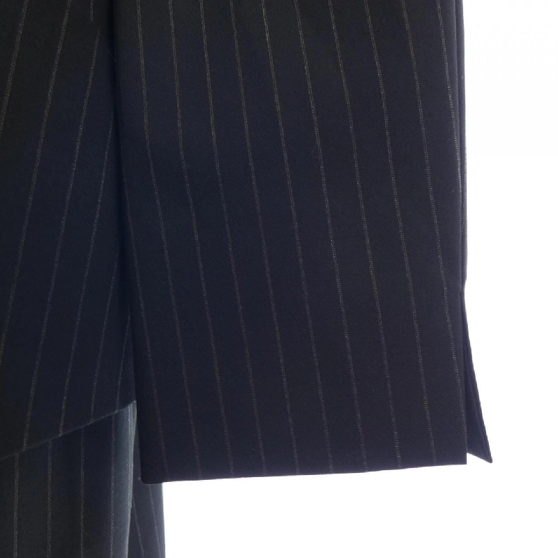 Lui Chantant Suit 655997