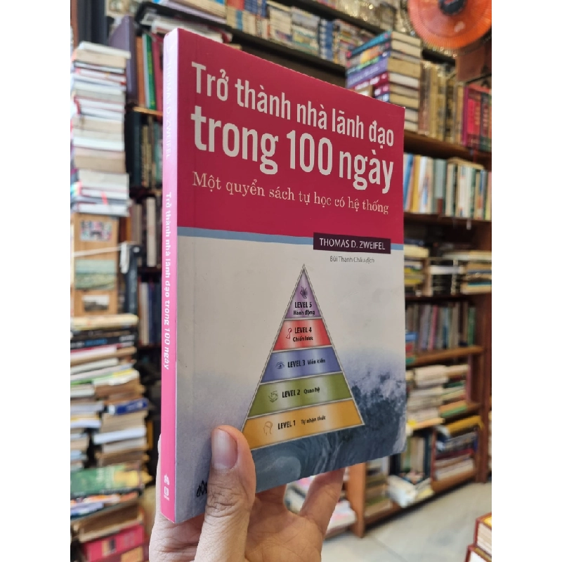 TRỞ THÀNH NHÀ LÃNH ĐẠO TRONG 100 NGÀY - Thomas D. Zweifel 322244