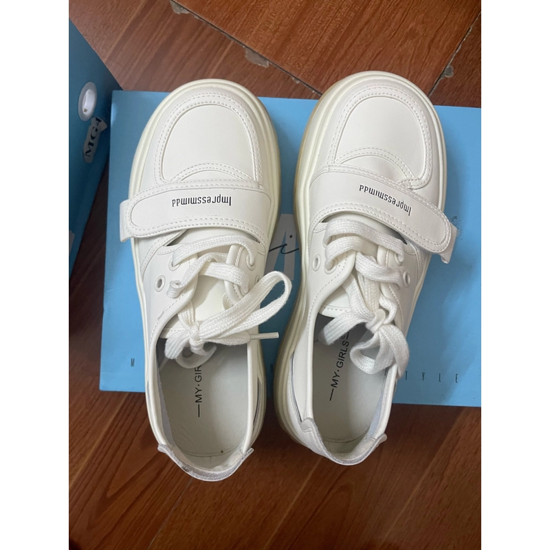 Giày trắng size 37 mới  297952