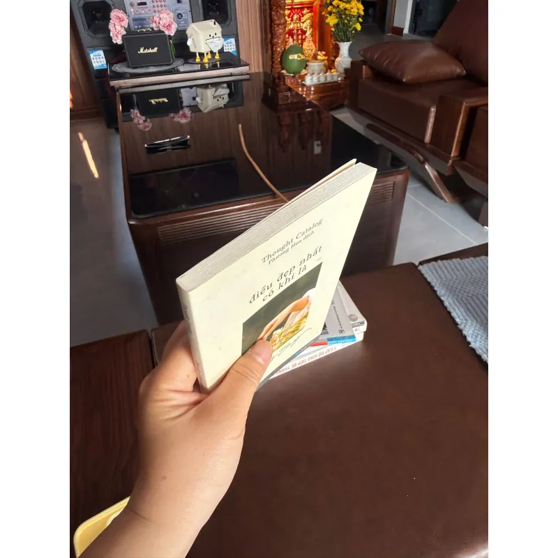 ĐIỀU ĐẸP NHẤT CÓ KHI LÀ BUÔNG TAY – Thought Catalog- K2 997880