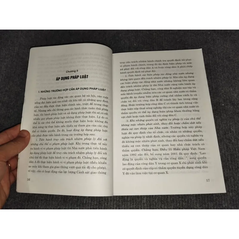 THỰC HIỆN PHÁP LUẬT VÀ VĂN HOÁ PHÁP LÝ TRONG ĐỜI SỐNG XÃ HỘI 993008