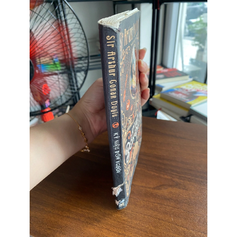 Kỳ hiệu bốn người - Sir Arthur Conan Doyle 537704
