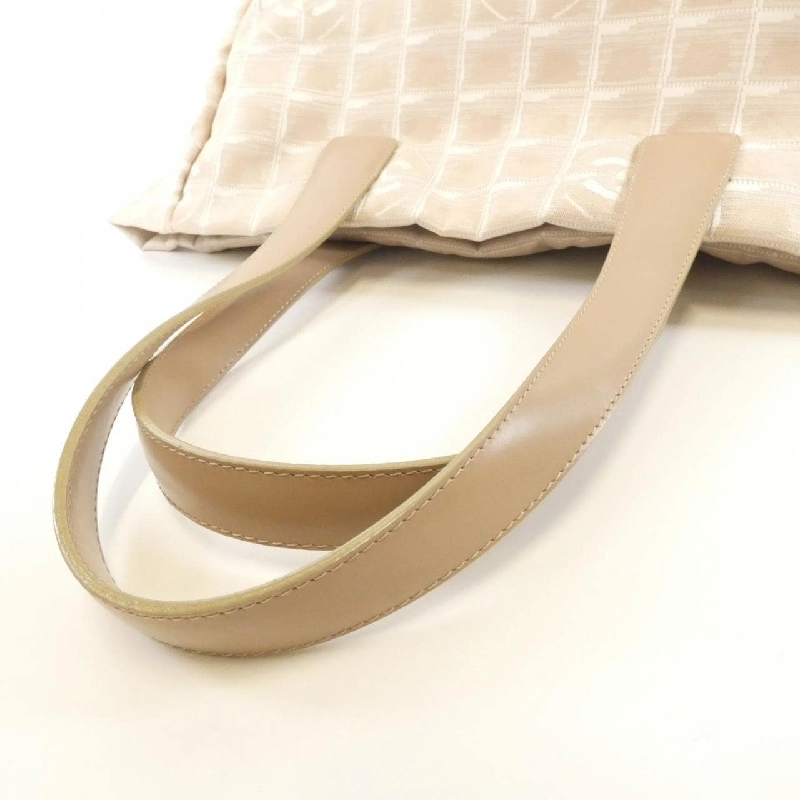 Túi xách Chanel Travel Line 15991 617416