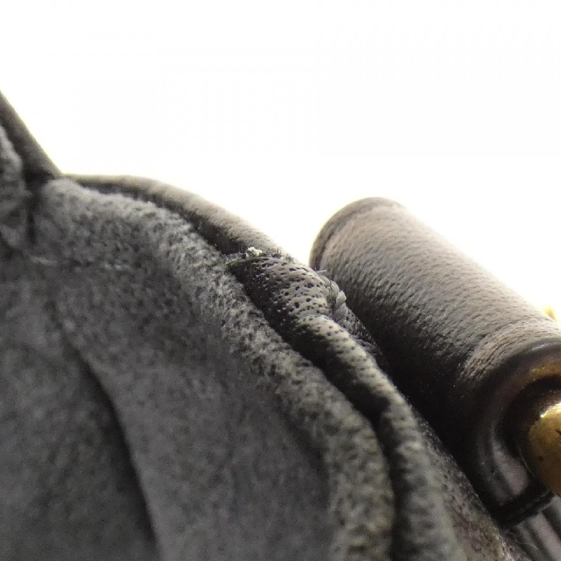 Túi đeo vai Louis Vuitton Epi Soumire BB M23469 609094