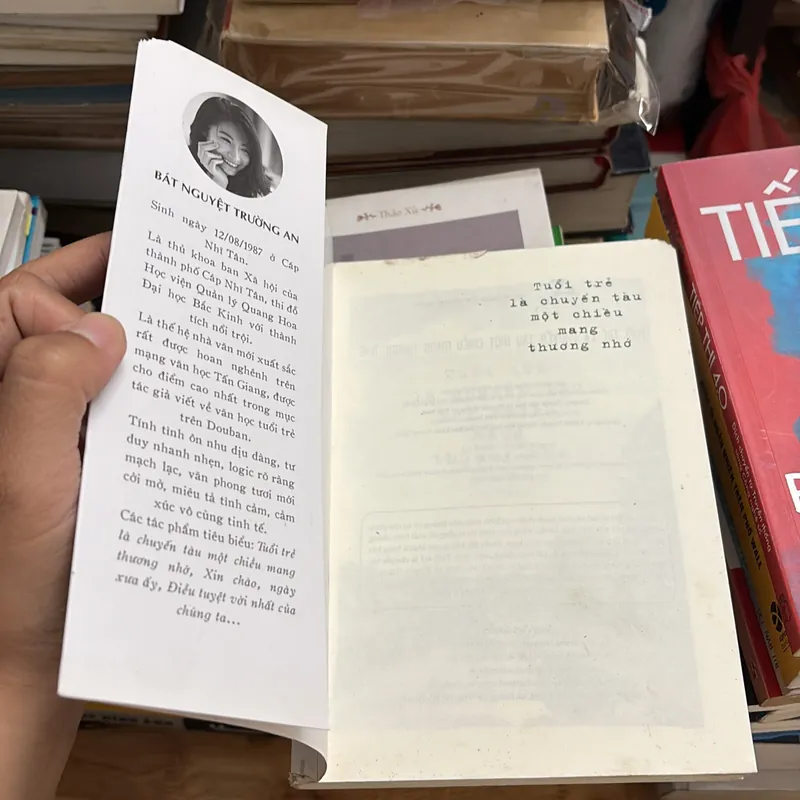 II Văn Học: Tuổi Trẻ Là Chuyến Tàu Một Chiều Mang Thương Nhớ - Bát Nguyệt Trường An - 2020 695742