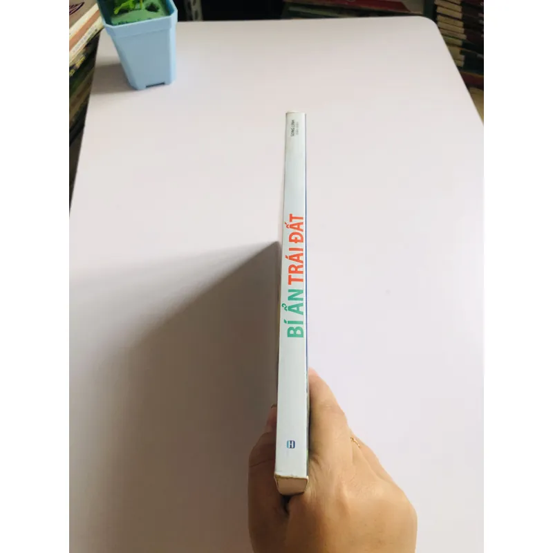 BÍ ẨN TRÁI ĐẤT - 214 trang, nxb: 2018  599360