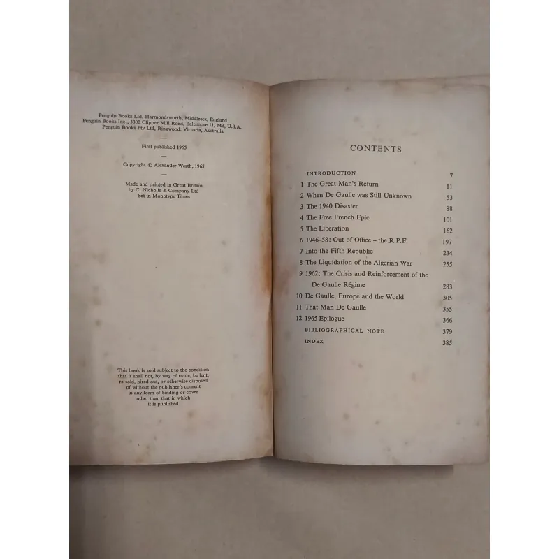 De Gaulle: A Political Biography 990289