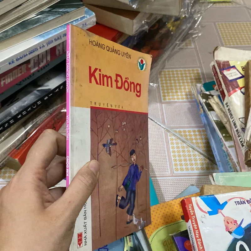 Kim Đồng của tác giả Hoàng Quảng Uyên 1011505