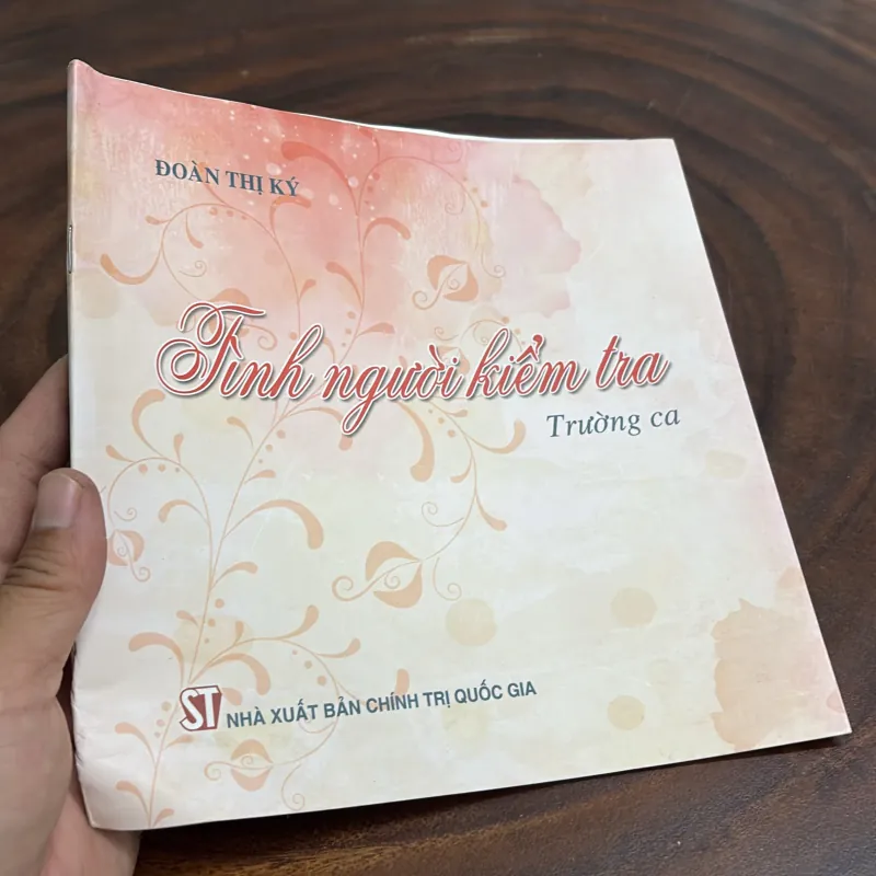 [Sách Bị Gập Và Ẩm Góc] - II Trường Ca: Tình Người Kiểm Tra - Đoàn Thị Ký - 2013 1000931