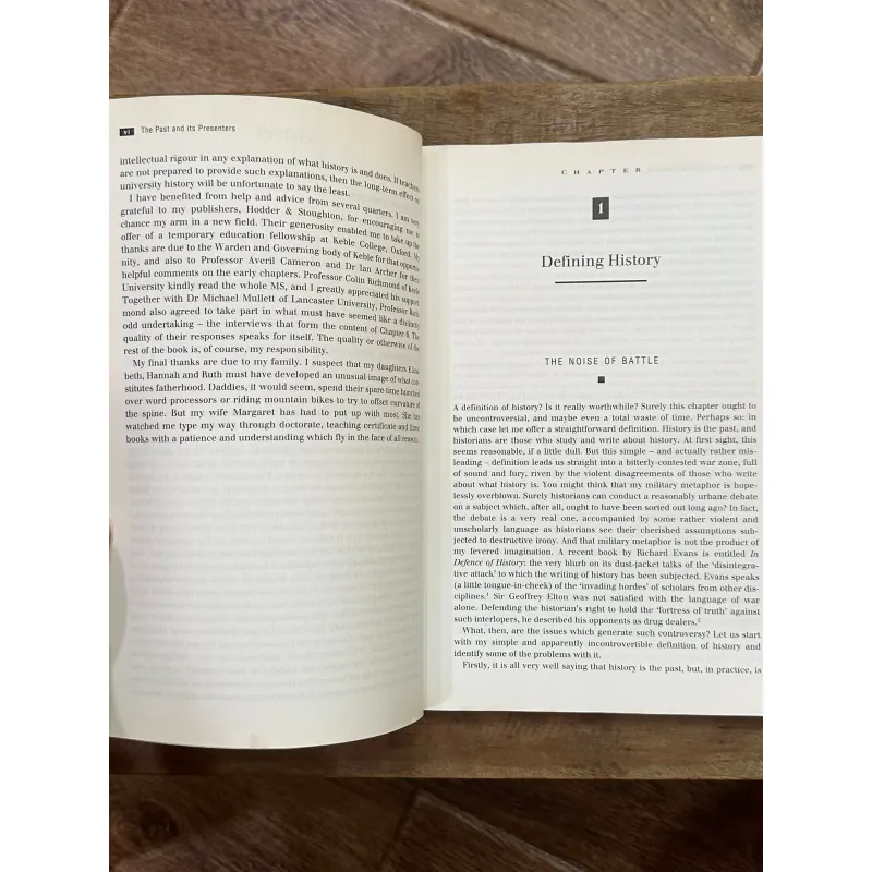 The Past and Its Presenters - John Warren 728379