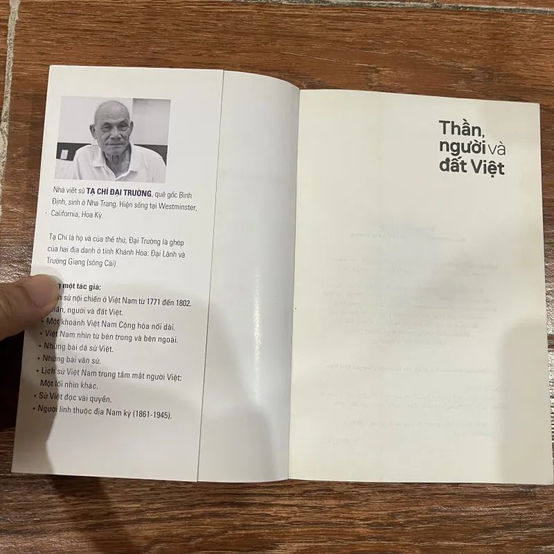 Thần, người và đất Việt - Tạ Chí Đại Trường (8) 1004053