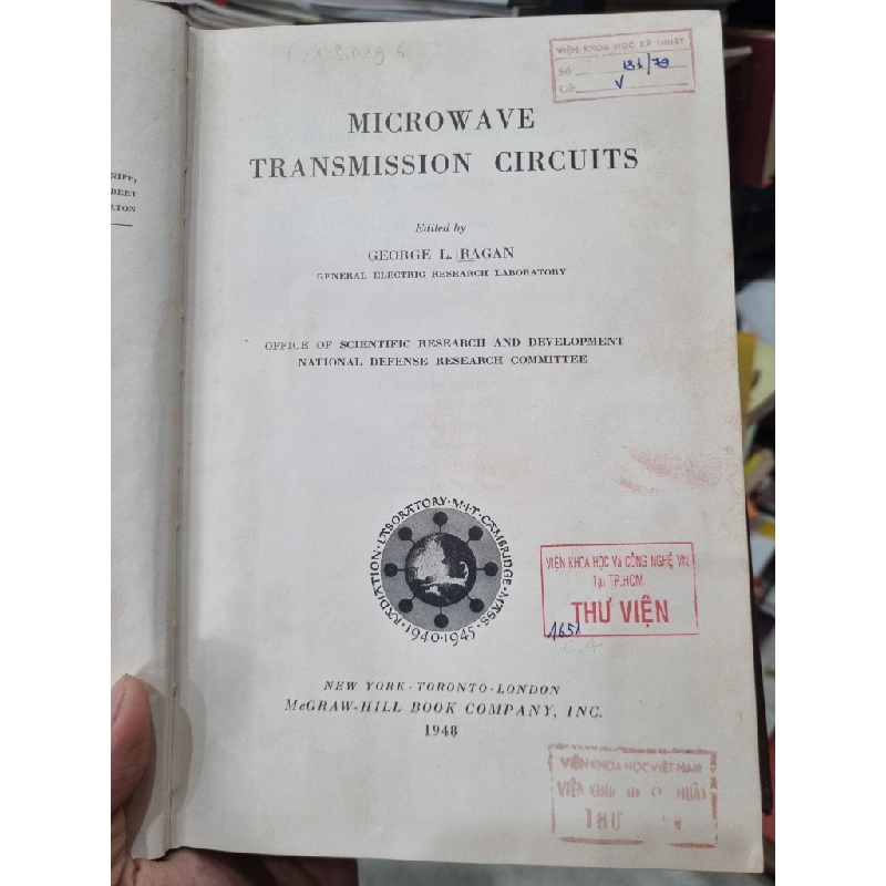 Microwave Transmission Circuits - Edited by George L. Ragan (Radiation Laboratory Series) 448779