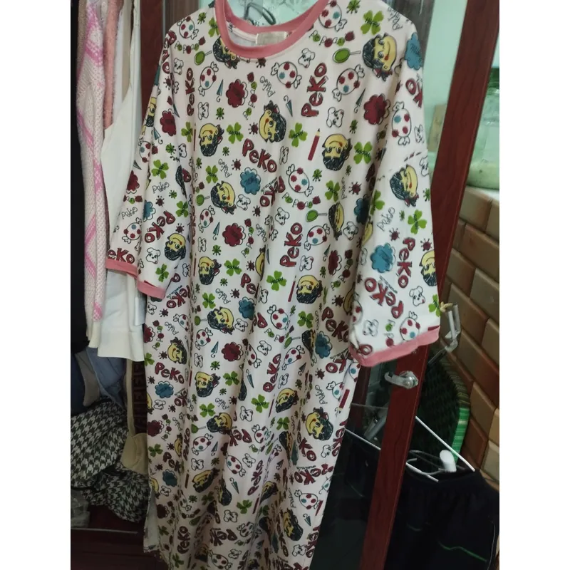 Đầm xuông from rộng và áo len sử dụng 1 lần. Còn tốt 95% .áo len 80k 2 cáii,  593175