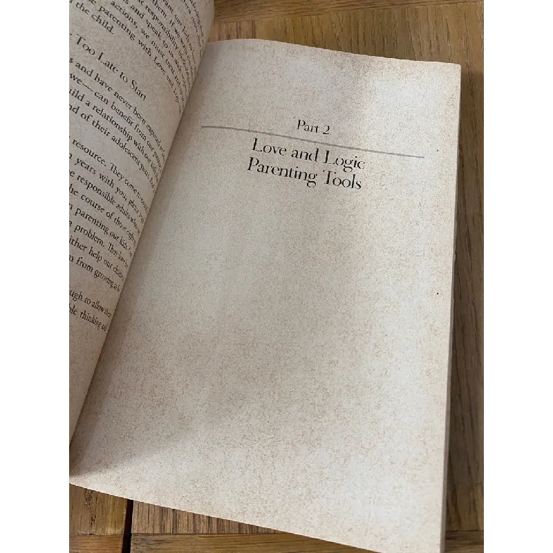 Parenting with Love and Logic - Foster Cline and Jim Fay 562588