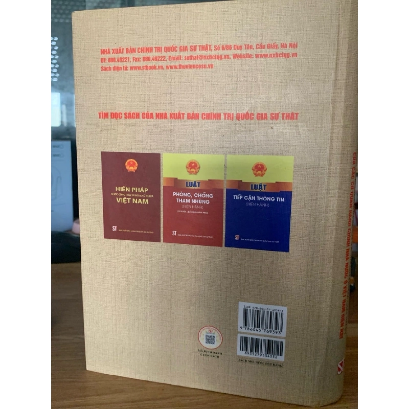 Công khai minh bạch và trách nhiệm giải trình của các cơ quan hành chính nhà nước ở Việt Nam hiện nay -NXB Chính trị quốc gia sự thật 779865