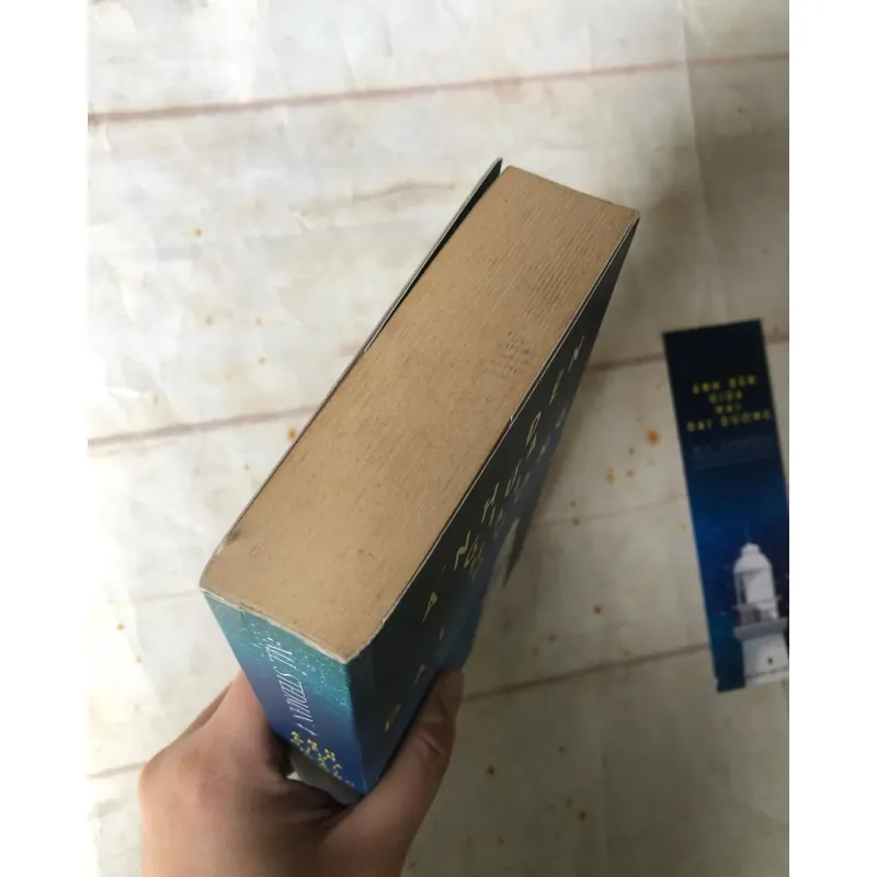 Ánh Đèn Giữa Hai Đại Dương - M. L. Stedman 745360