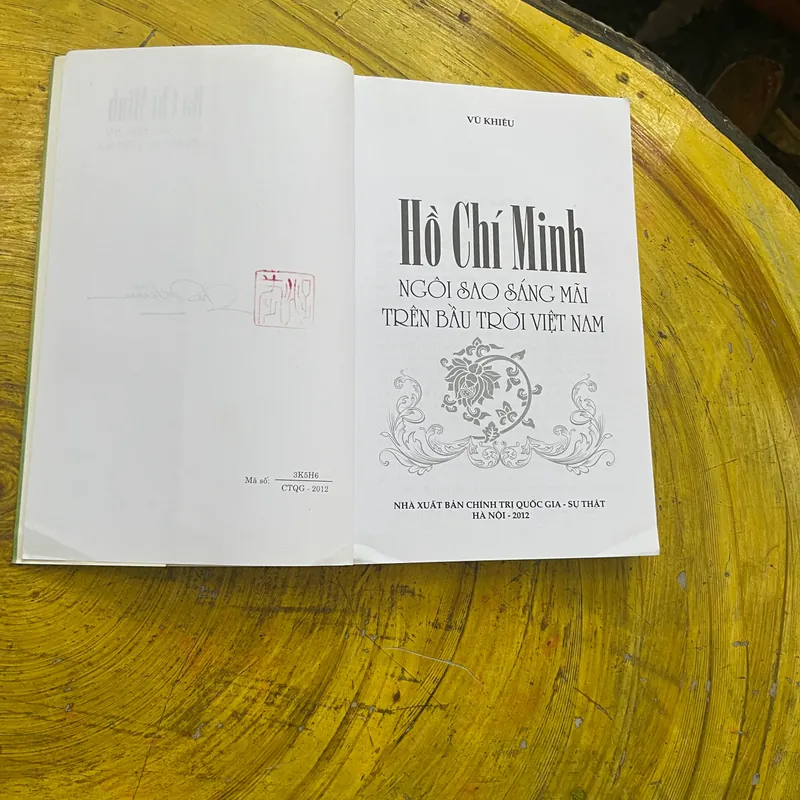 HỒ CHÍ MINH NGÔI SAO SÁNG MÃI TRÊN BẦU TRỜI VIỆT NAM- VŨ KHIÊU 565201