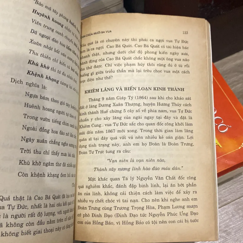 NHÀ NGUYỄN - CHÍN CHÚA, MƯỜI BA VUA (XB 2002) 699282