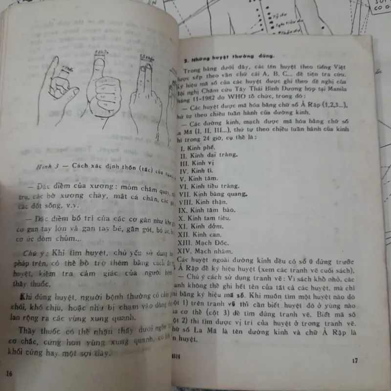 Bấm huyệt chữa bệnh Tập 1. B.s. Chu Quốc Trường...in năm 1987 728427