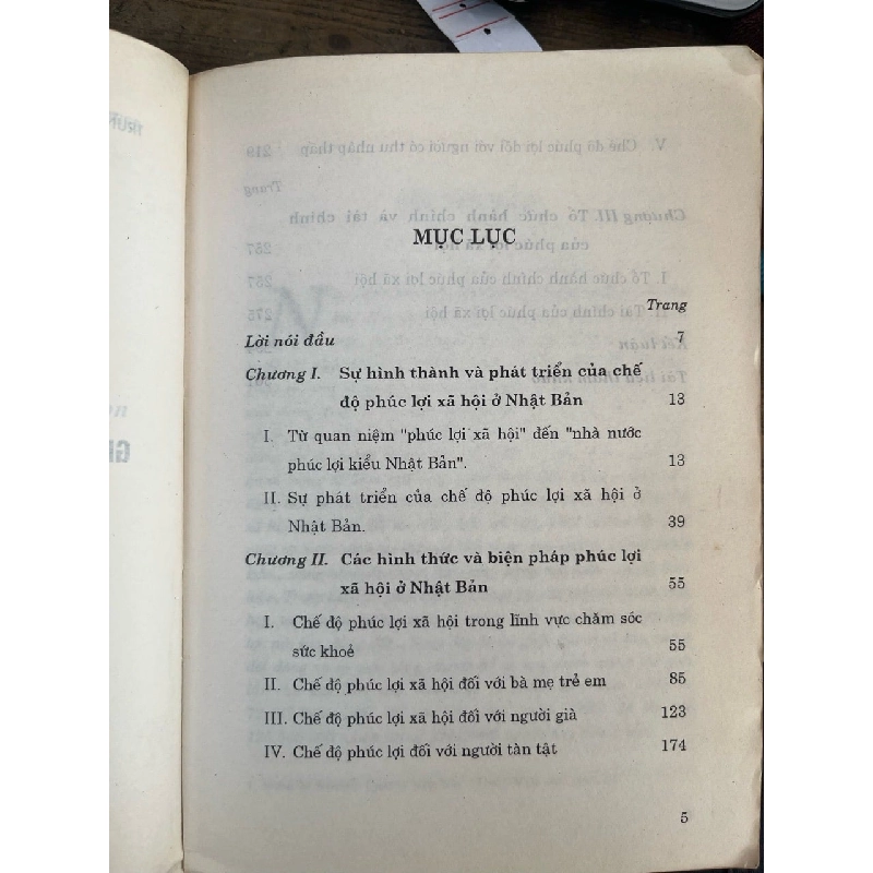 CHÍNH SÁCH VÀ BIỆN PHÁP GIẢI QUYẾT PHÚC LỢI Ở NHẬT BẢN - NGUYỄN DUY DŨNG CHỦ BIÊN 324709