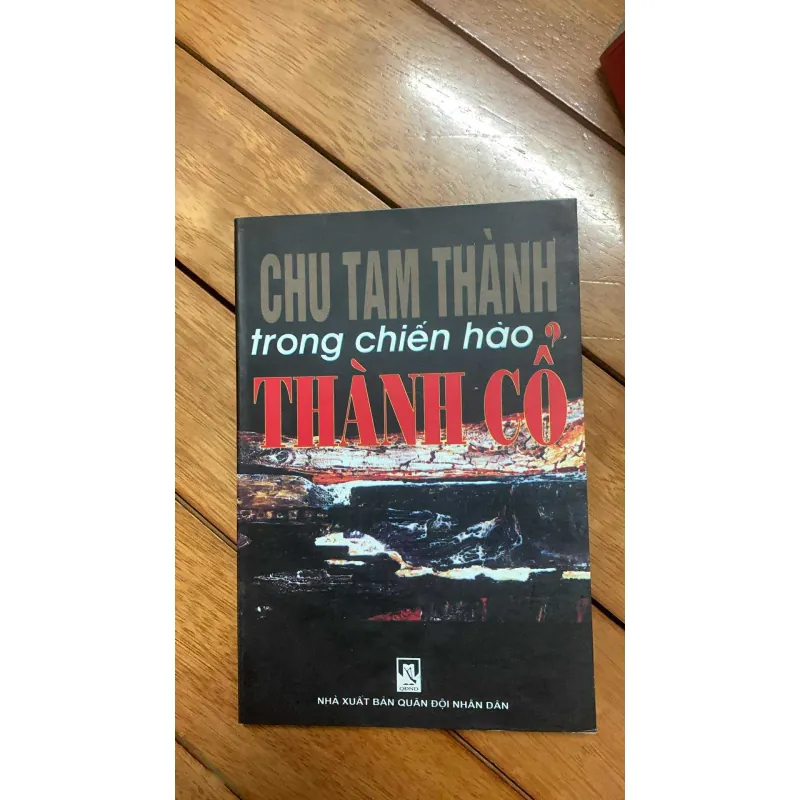 Chu tam thành trong chiến hào thành cổ 796996
