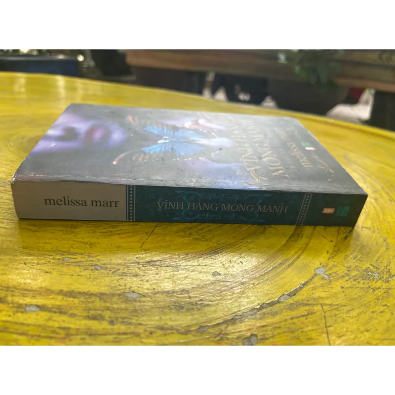 VĨNH HẰNG MONG MANH- MELISSA MARR 557429