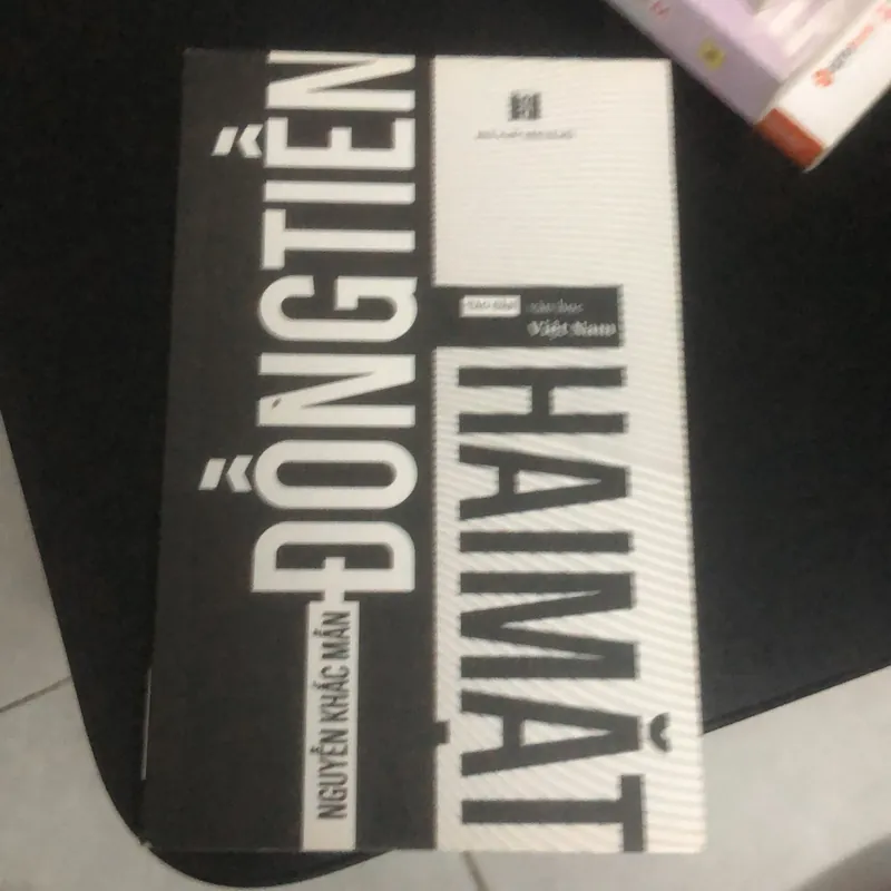 Sách đồng tiền hai mặt 564830