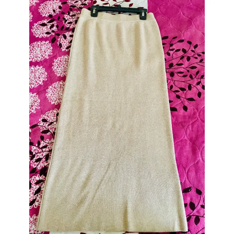 Chân váy len màu be dáng dài phong cách nữ tính 734236