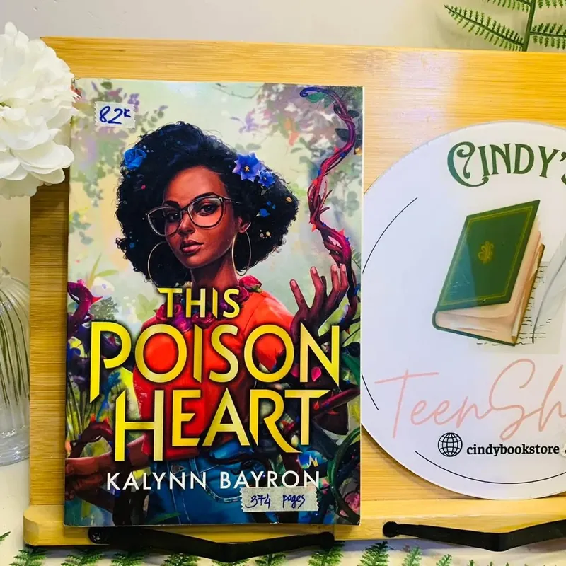 [Sách tiếng Anh 2hand] Like new 90% - This Poison Heart 577563