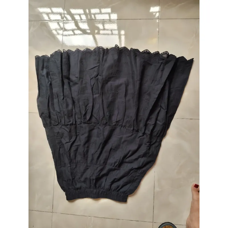 Chân váy đen thêu nổi 1029039