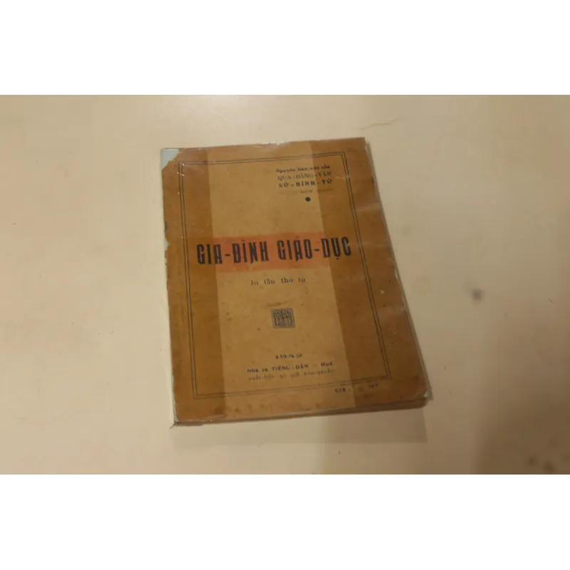 Gia đình giáo dục 960401