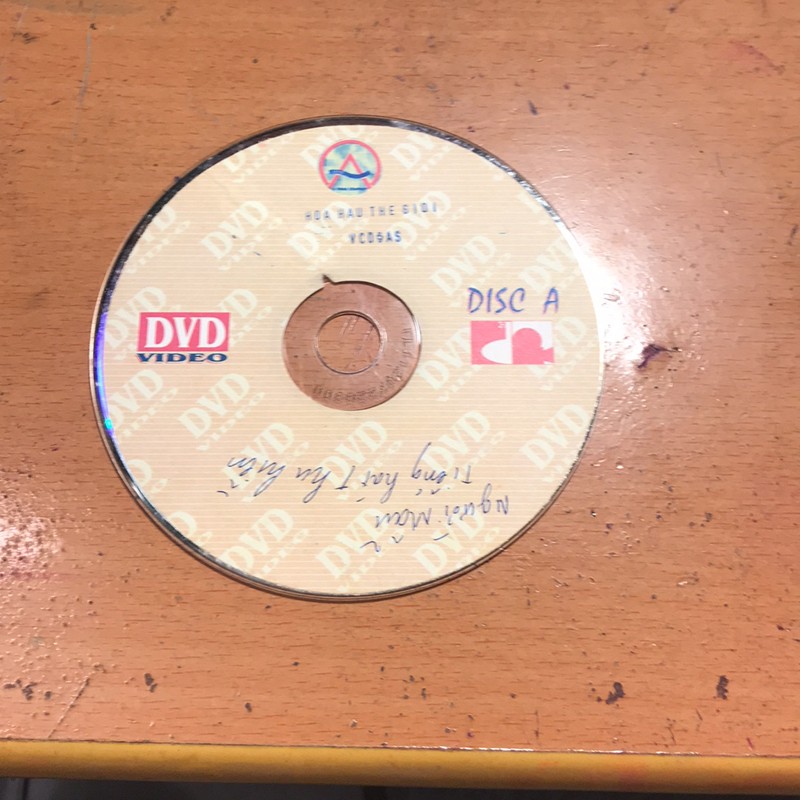 Đĩa âm nhạc DVD  video  Hoa hậu thế giới và Nhạc sống sông đáy ( Ngọc Sơn và Thu Hiền ) 69424