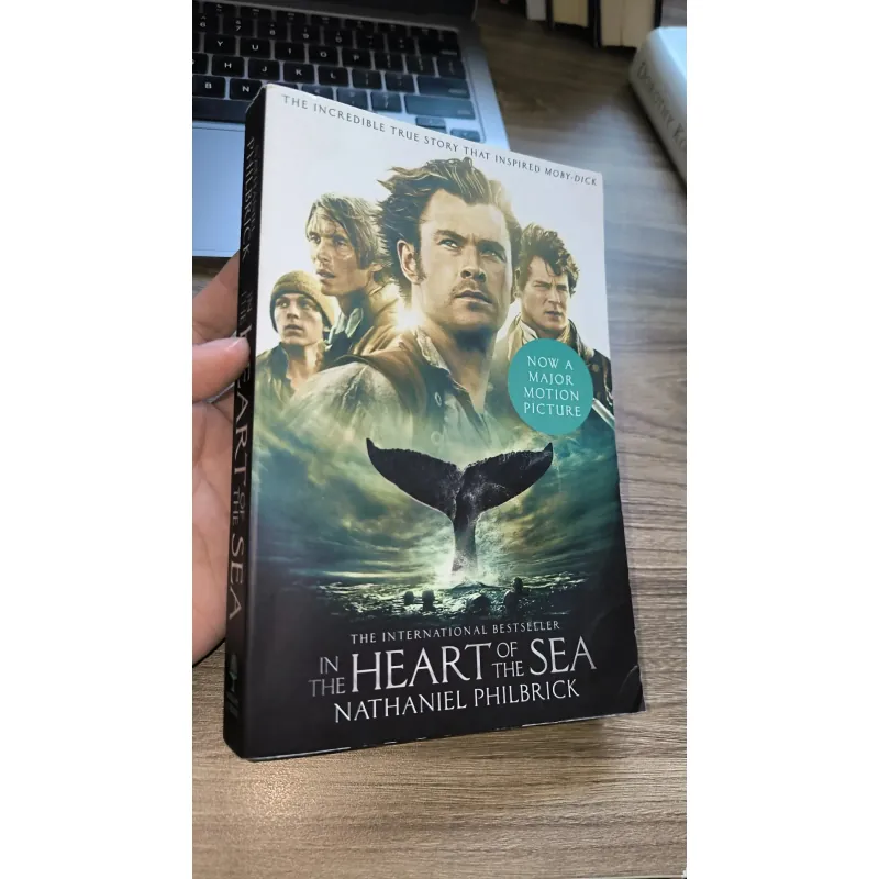 In the Heart of the Sea by Nathaniel Philbrick (Paperback bản movie tie-in) maritime h 791532