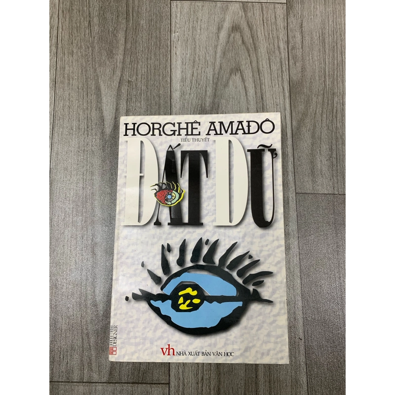 Đất dữ - Horghe Amado. 1b4 518956