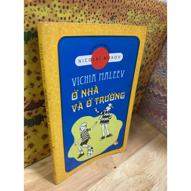 Vichia Maleev ở Nhà Và ở Trường - Nicolai Noxov 926374