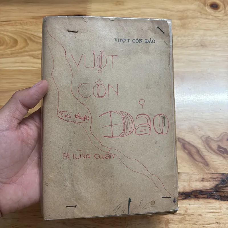 II Sách Xưa: Vượt Qua Côn Đảo (Tiểu Thuyết) - Phùng Quán - 1987 686625