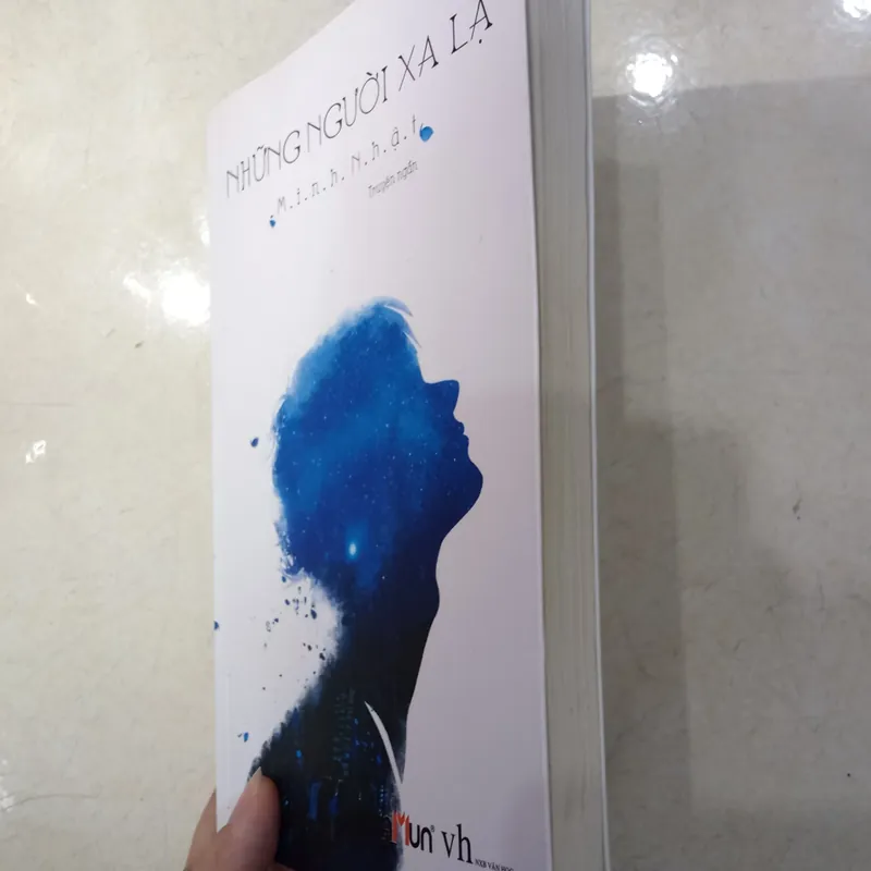 Những người xa lạ 📚 601623