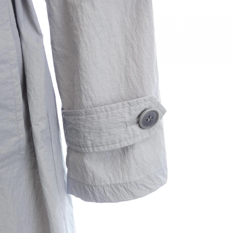 【Khuyến mãi】Áo khoác emmi 639308