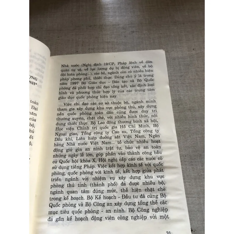 Xây dựng quân dội vững mạnh bảo vệ sự nghiệp công nghiệp hoá hiện đại hóa đất nước 781985