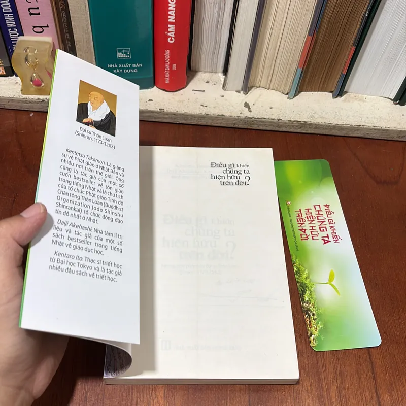 II Chiêm Nghiệm: Điều Gì Khiến Chúng Ta Hiện Hữu Trên Đời - Nhiều Tác Giả - 2015 726901