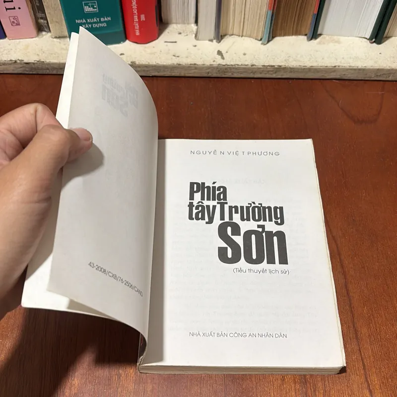 II Lịch Sử: Phía Tây Trường Sơn - Nguyễn Việt Phương - 2008 734500