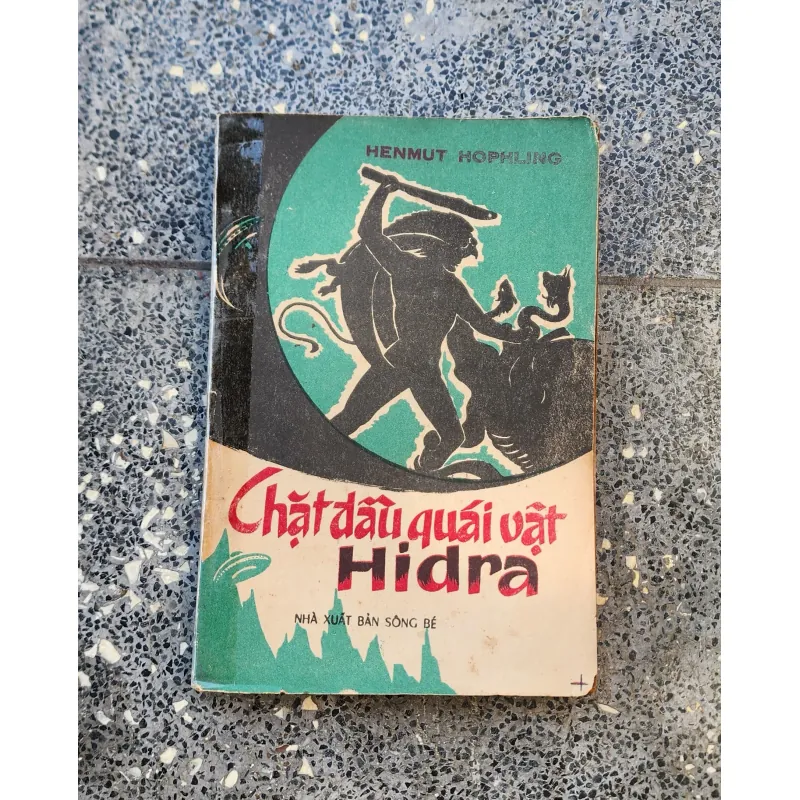 CHẶT ĐẦU QUÁI VẬT HIDRA (Viết về các tin giật gân trên thế giới) 790953