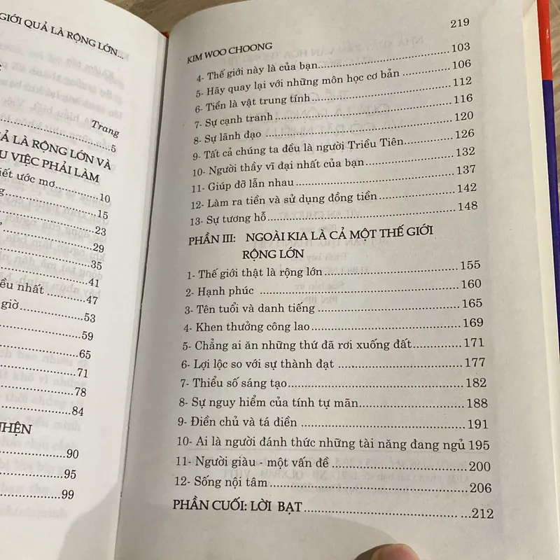 THẾ GIỚI QUẢ LÀ RỘNG LỚN VÀ CÓ RẤT NHIỀU VIỆC PHẢI LÀM, bản bìa cứng (2003) 598799