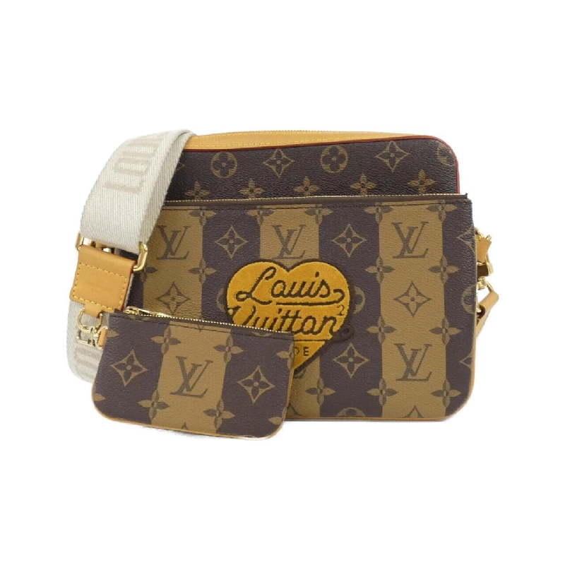 Túi đeo chéo Louis Vuitton Monogram Stripe (LV Squared) Trio Messenger M45965 612578