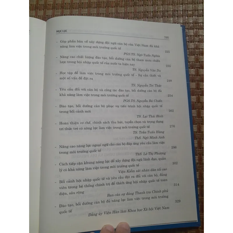 ĐÀO TẠO BỒI DƯỠNG CÁN BỘ ĐỦ KHẢ NĂNG... 755802