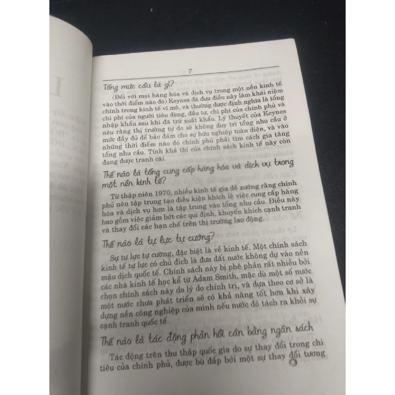 Các câu hỏi về quản trị kinh doanh Trí Dúng 2005 mới 80% ố nhẹ vẩn bìa HCM0106 quản trị 914734