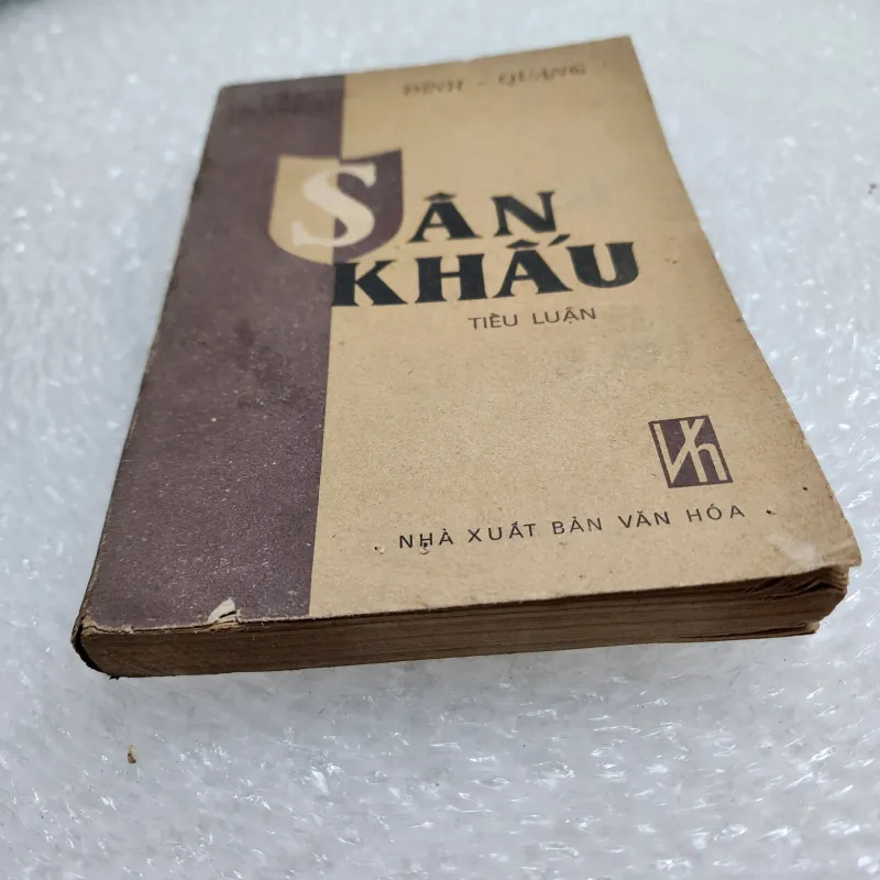 Tiểu luận Sân khấu | Đình quang  782835