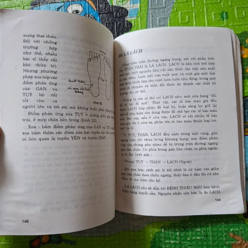 Bấm huyệt nơi bàn chân 1027667