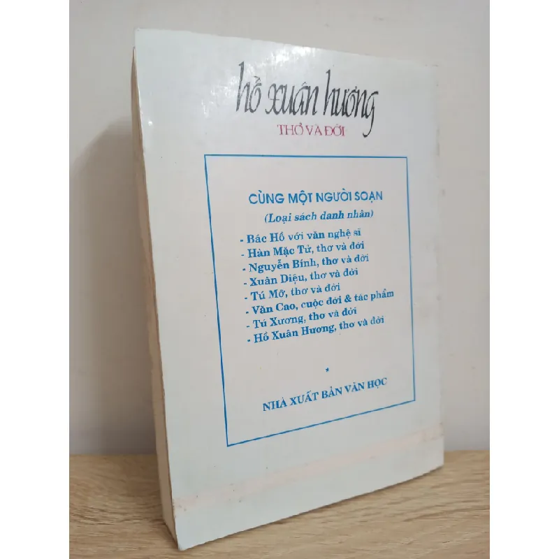 [Phiên Chợ Sách Cũ] Hồ Xuân Hương - Thơ Và Đời (2000) S1507 506286