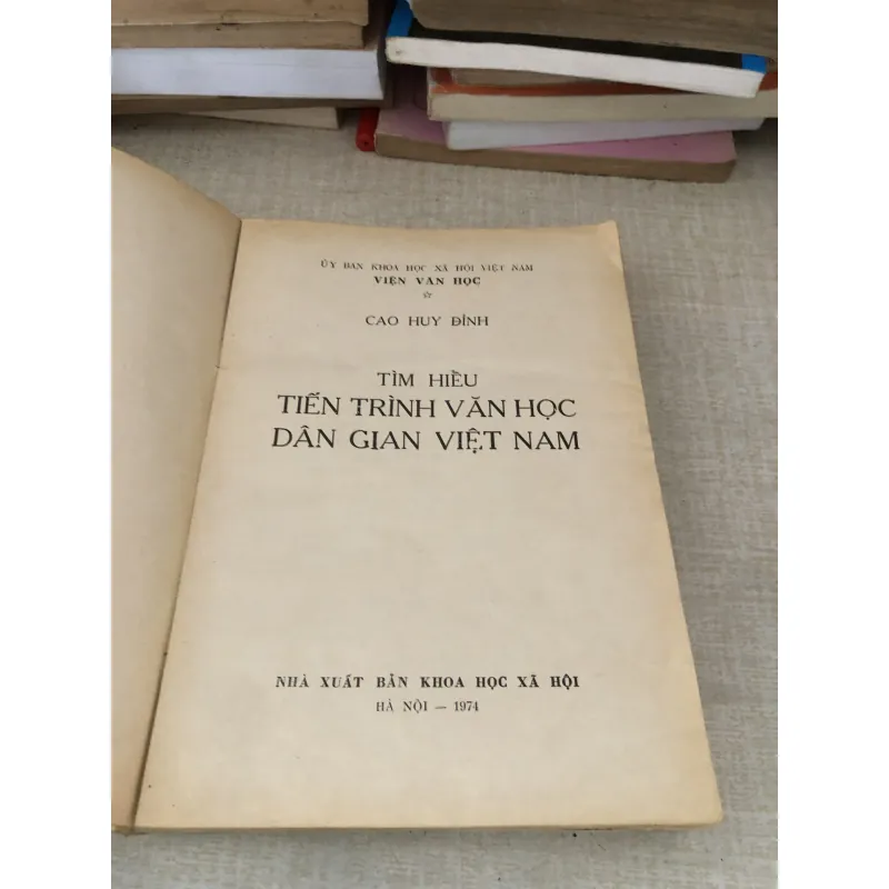 Tìm hiểu tiến trình văn học dân gian Việt Nam 997198